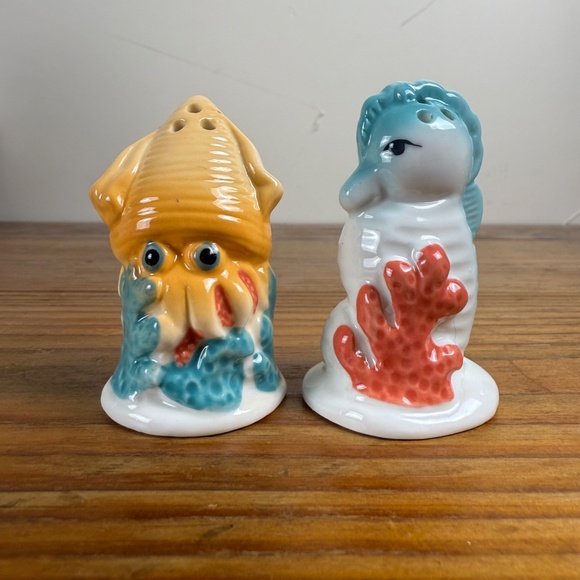 Vintage Seahorse & Squid Salt and Pepper Shaker Set | Nautical Ceramic - Picture 7 of 8